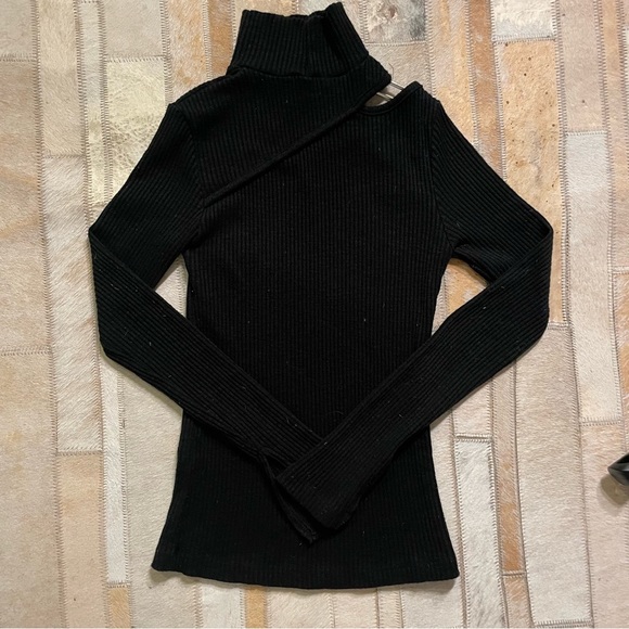 Pixie Market Black Cut Out turtleneck XS - Picture 7 of 10